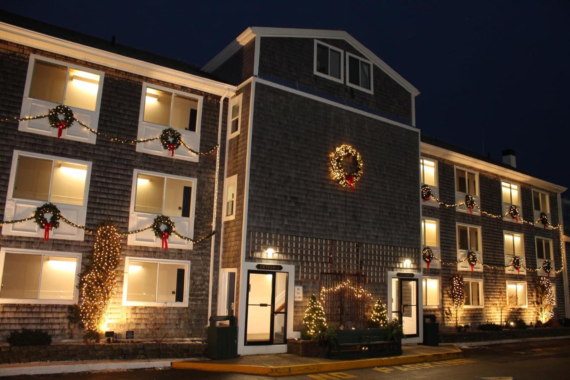 The At Cape Ann Marina 3*